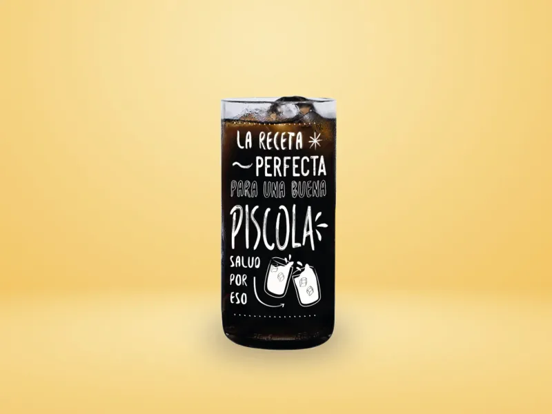 Vaso de vidrio reciclado con diseño personalizado, fabricado por Green Glass